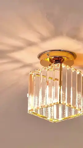 Comenta EU QUERO e receba o link!  ✨ Transforme sua casa com elegância! 👉 Lustre de Cristal Minimalista – ideal para quarto, sala de estar ou sala de jantar. 🌟 Iluminação moderna que dá um toque de luxo em qualquer ambiente!