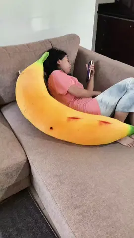Bantal guling pisang yang lagi viral nih bahan nya lembut tidak panas ukuran besar #bantalpisang #gulingpisang #bantalgulingpisang#bizzarpillow 