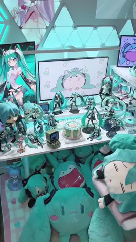 Happy 18th birthday to Miku🥰🥰💙💙#hatsunemiku #miku #mikuhatsune #fyp #mikubirthday 