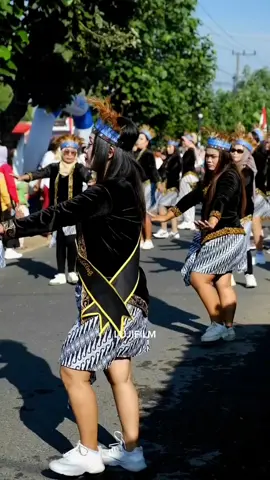 kalau bkn kamu siapa lagi yg bisa bikin meriah