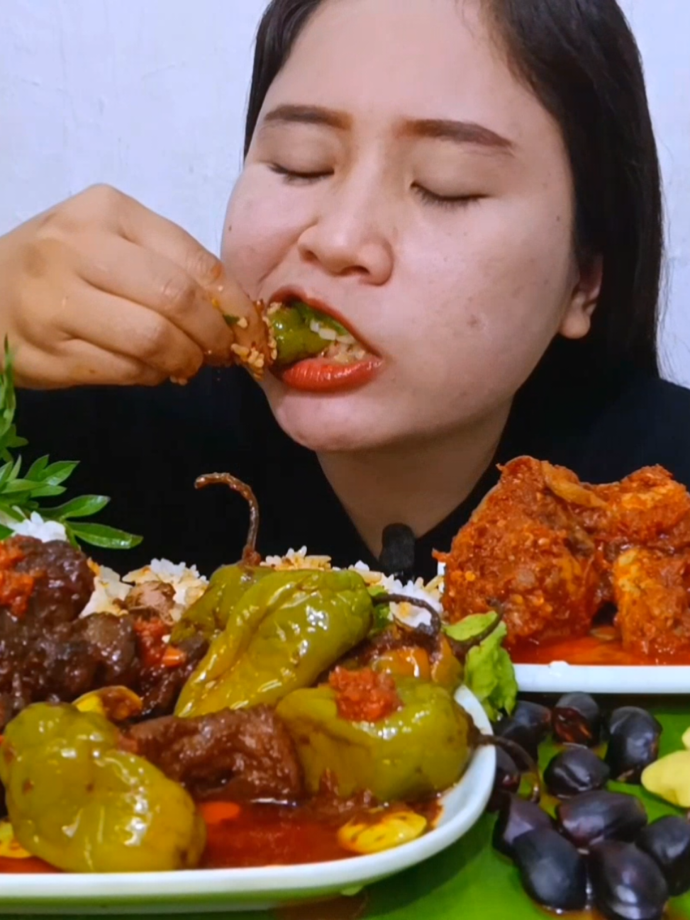 FULL VIDEO DIYOUTUBEE AIKKE TINHAA ( SEMUR ATI AMPELA PETE CABE GENDOT LALAPAN MENTAH)  #mukbang  #aikketinhaa  #mukbangkampung 
