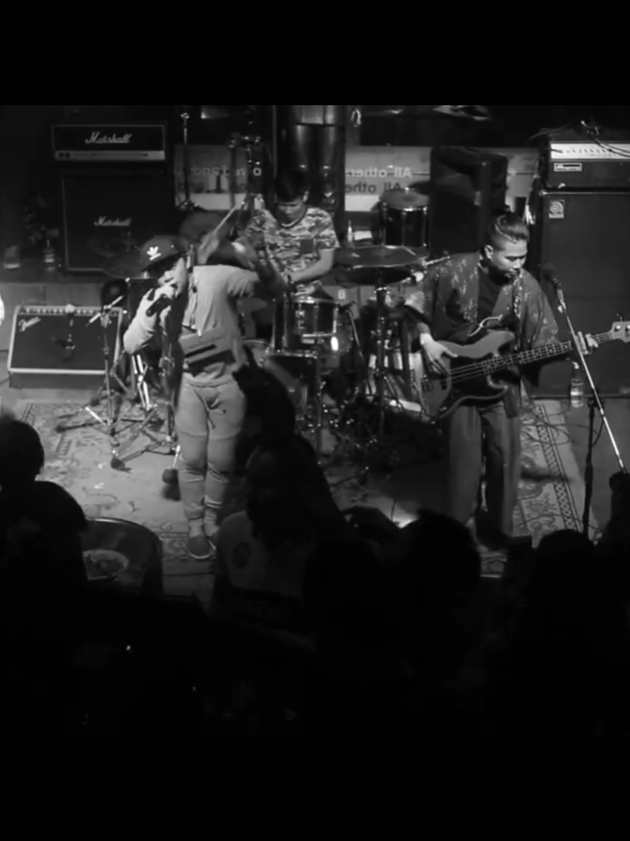 มุม - playground live at Parking Toys . #สถานนีอินดี้ #playground #parkingtoys #fyp 