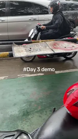 Dia antara kau dan besi sisa d3mo #dpr 