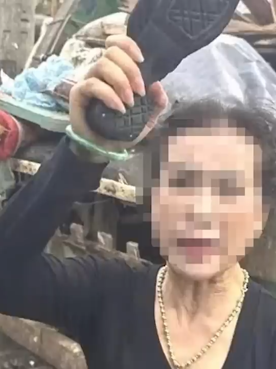 4 người phụ nữ TÁC ĐỘNG VẬT LÝ 2 công nhân môi trường nhập viện, hé lộ NGUỒN CƠN | Tin 3 Phút #metub @thelastbattle11 @tin3phutoff.real.channel @tin3phuttonghop @tin3phutbian