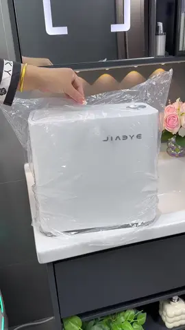 🗑️ Slim & Stylish! Bathroom Trash Can Hack ✨ 🗑️ Slim design perfect for small bathrooms 🚪 Push-to-open lid blocks odor & maintains privacy ✨ Double-layer design hides trash bags 👀 No leaks, keeps your bathroom clean and tidy 🏠 Minimalist aesthetic & space-saving #HomeEssentials #BathroomHacks #SpaceSaving #TrashCan #Shorts #MinimalistLiving