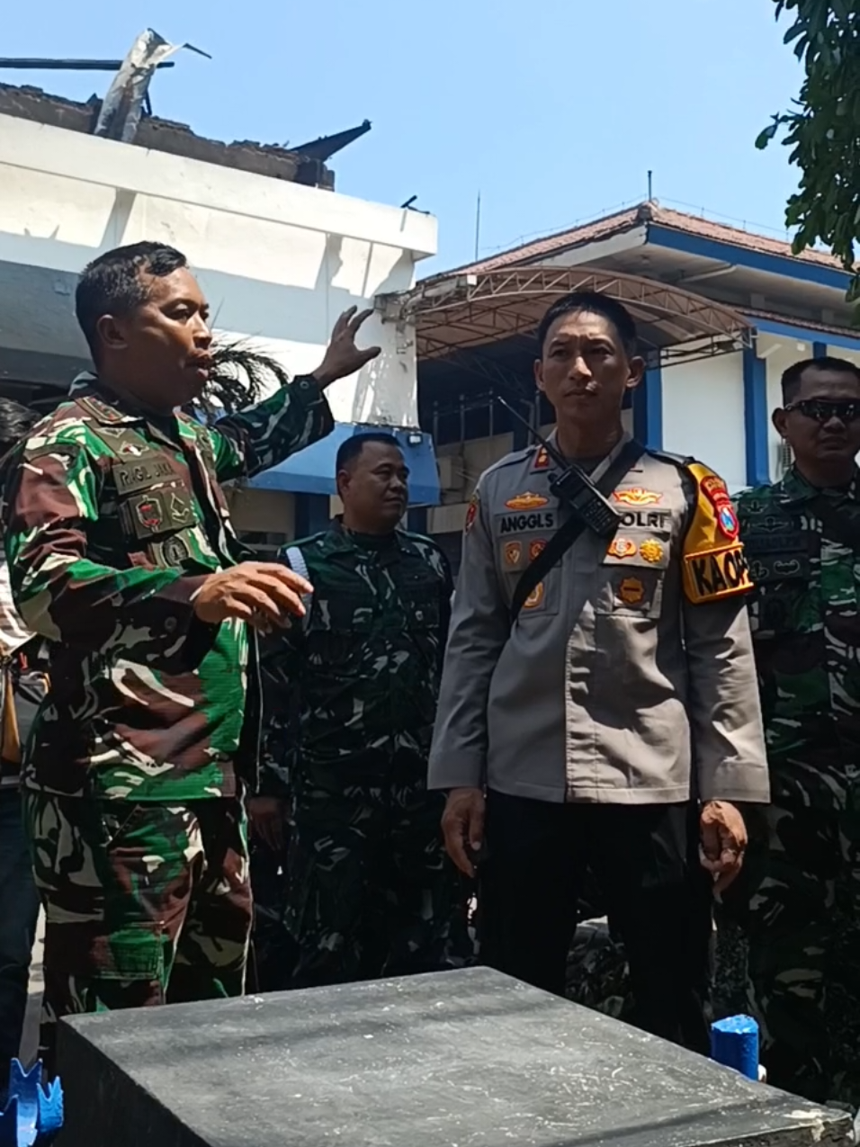 Minggu 31 Agustus 2025, Polres Kediri Kota dan Kodim 0809 Kediri melaksanakan patroli gabungan. Kegiatan patroli dilakukan untuk memastikan kondisi Kota Kediri aman, nyaman dan kondusif. #kediri24jam  #polreskedirikota  #kodim0809kediri  #demodpr 