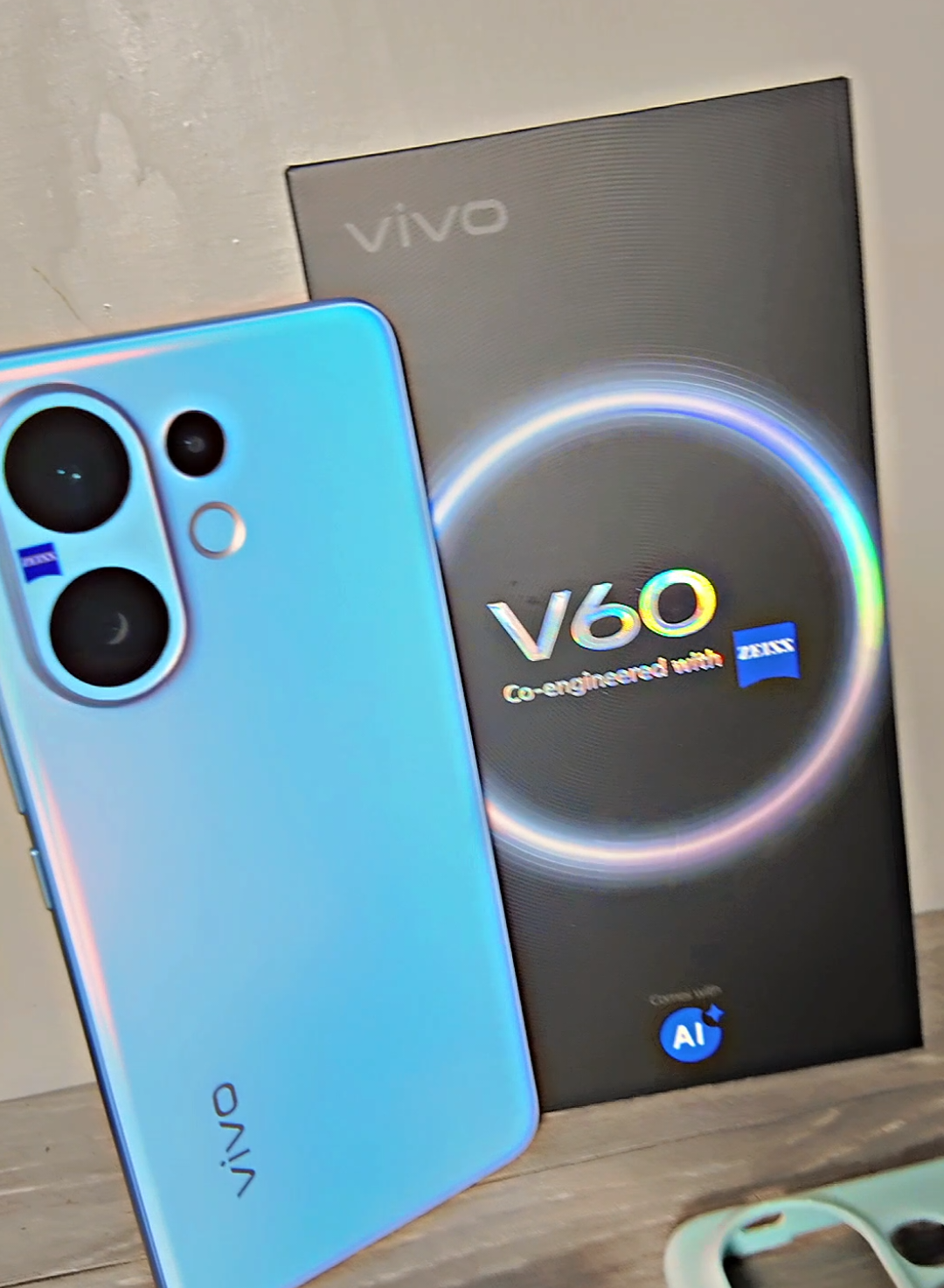 selalu ada aja gebrakan vivo Vseries ini🔥  masih pre order DP cukup 200rb saja dan dapatkan gift menarik🥳 melayani pengiriman luar pulau juga ya👍🤩 #vivov60 #capturev60 #fyppppppppppppppppppppppp #zeisspotraitupcloserfromafar #foryoupage @vivocampus Indonesia @vivoofficialareaB 
