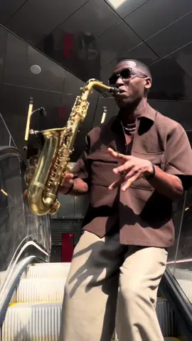 Solo saxo sur Alicia Keys - Fallin- Dernier jour de soleil à Paris ☀️ #saxophone #saxo #aliciakeys #pourtoi #paris 