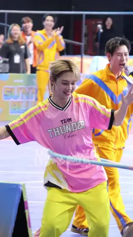 วิ่งผลัดแบบควงฮูล่าฮูปวิ่ง 55555555 CHEER FOR ZEENUNEW DOMUNDI SPORT DAY  #DMDSPORTDAY2025 @NuNew #NuNew #nananu #zonzon 