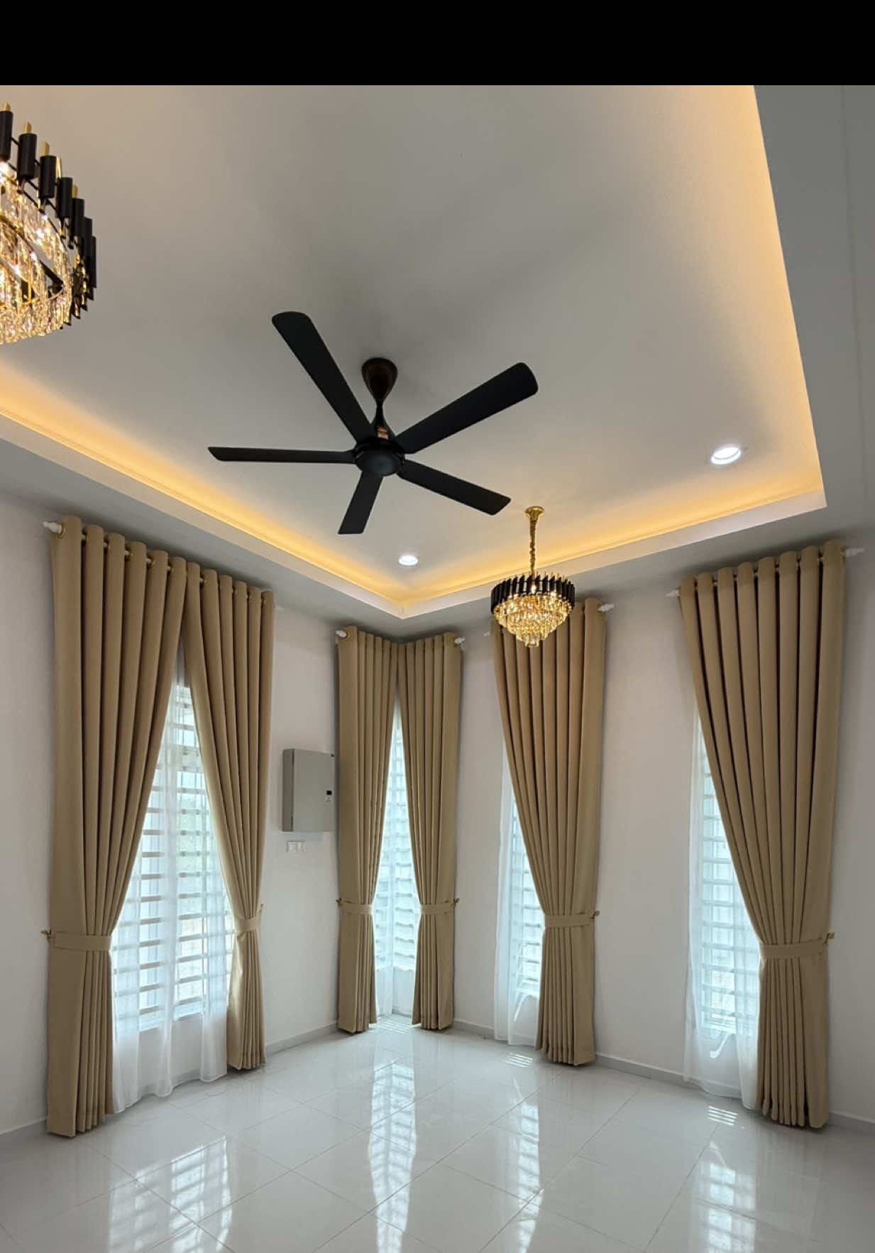 Alhamdulilah siap pemasangan langsir di Labok Machang Kelantan. Berminat nak tempah langsir boleh contact no di bio 🌹#kedailangsirzakaria #kualakrai #langsirmurah #langsirviral #langsirraya #terengganu #langsirblackout #freepasang #machang #langsireyelet #langsirkelantan #fyp #curtain #freeinstallation #zakarialangsir 