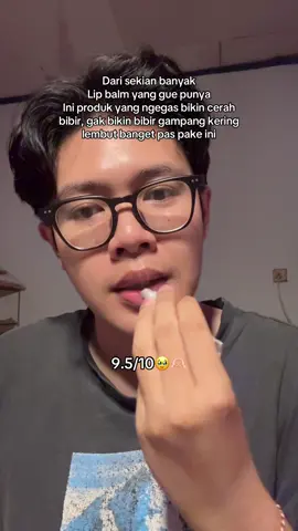 Ini semua produk nya minimalist gong banget apalagi ini lip balm nya bikin bibir plumpy lembut woy mana ada vit c 🌟🌟🌟🌟🌟bintang 5 honest review #lipbalmminimalist 