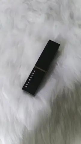 long lasting lipstick💄💋 #hllrmattelipstick #followers #fyppppppppppppppppppppppp #showcase #lipstick 