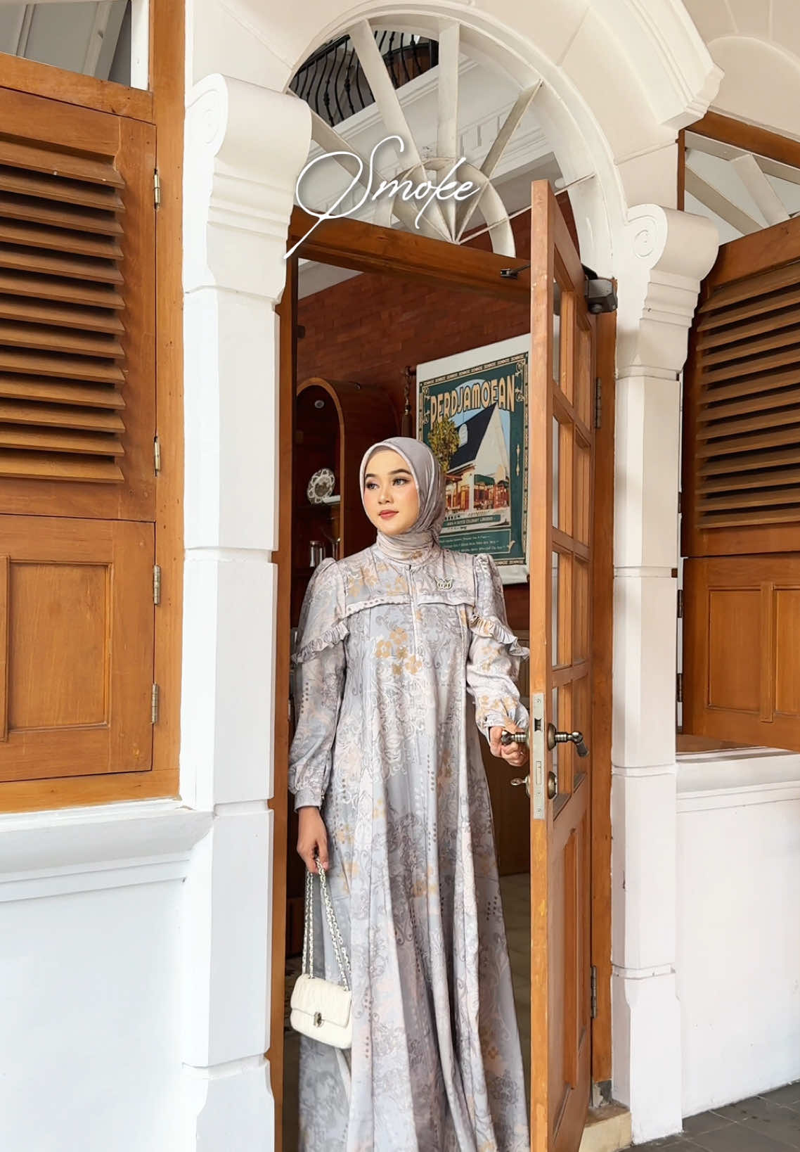 Pilihan warnanya gak main-main!😍 Bisa banget dipake buat banyak tema acara karna senetral itu, pilih sambil merem juga gak akan gagal🥹🫶🏻 PO hanya sampai Selasa, 09 September 2025 dengan estimasi ready InsyaAllah Kamis, 09 Oktober 2025‼️ #ImperialSeries #ExclusiveByArabelle #Arabellescarf
