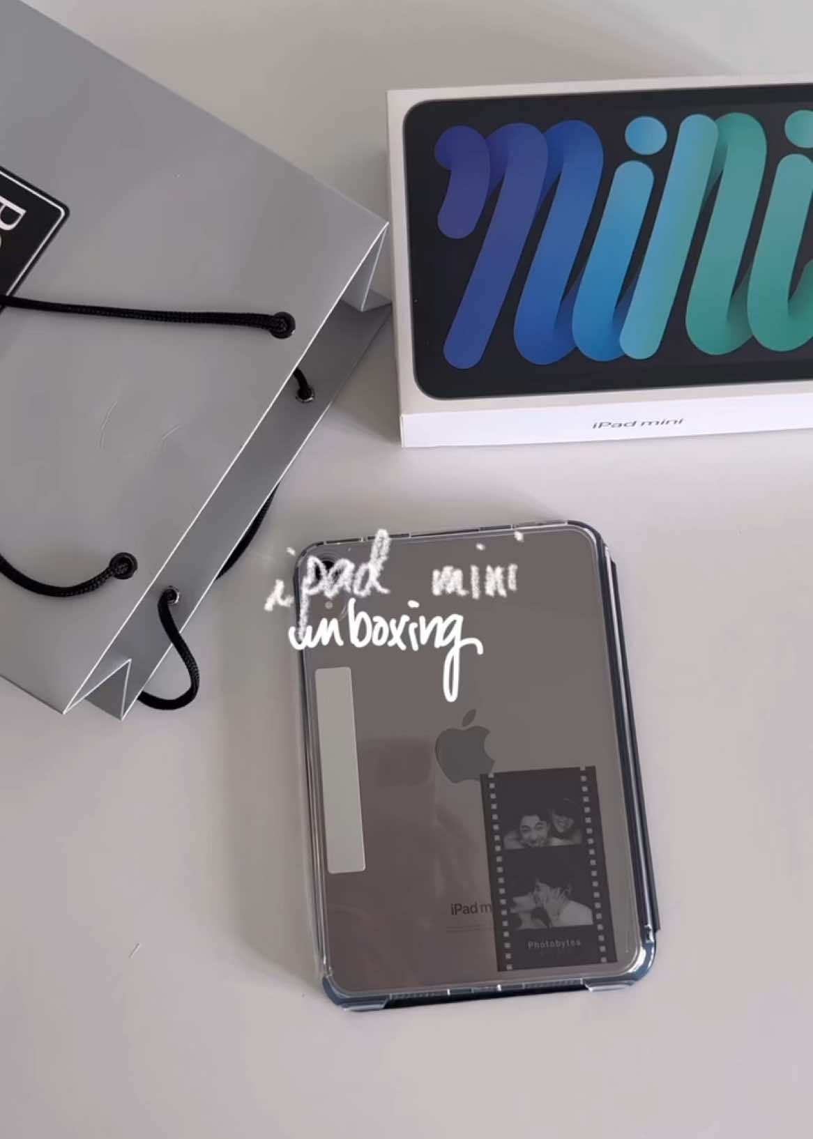 got the iPad mini mainly for work/editing, best decision ever! + it fits in my small bags #ipadmini #unboxing 