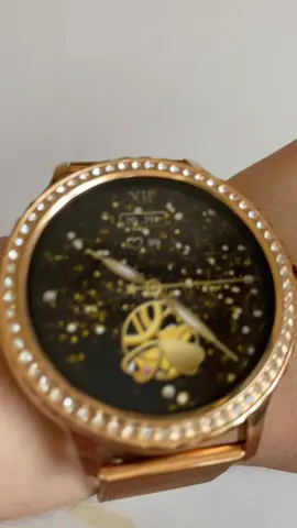 Perfect gift for her! #fyp #tiktokmademebuyit #smartwatch #bluetooth #spotlight 