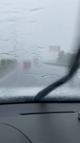 Lên cao tốc mưa to hông thấy đường có bao đèn là e bật hết 🤣 xe e nhỏ bé lắm 🤣 #tiengiang #tphcm #dvdlthuymoc #outlander #vdba 