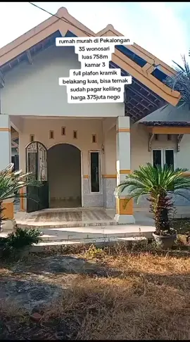 Dijual cepat rumah siap huni di Dusun 3, Desa Wonosari, Kecamatan Pekalongan Lampung Timur Dekat fasilitas umum : 1. Balai Desa Wonosari  2. Lapangan Sepakbola  3. Puskesmas  4. Sekolah MTS *SHM *Luas tanah 758 m2 *Luas bangunan 72 m2 *Lantai granit  *Atap GRC *Sumur bor  *1 Ruang tamu  *3 Kamar tidur  *1 ruang keluarga  *1 ruang makan  *2 dapur  *1 kamar mandi  *1 gudang *1 garasi mobil  *Pagar panel beton keliling  *Pintu & jendela rumah sudah ada tralis Halaman depan &  halaman belakang luas ( bisa untuk usaha ternak ayam / ternak kambing / ternak sapi ) Harga 375jt nego Info lebih lanjut  wa 081578603129 #rumahmurahmetrolampung #rumahmurahpekalonganlampung #pekalonganlampungtimur #tkwlampung 