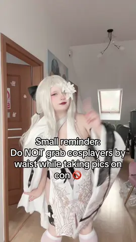 It makes us (female cosplayers) extremely uncomfortable so dont do it! 🚫 #animeconvention #cosplay #zero #drakengard3 