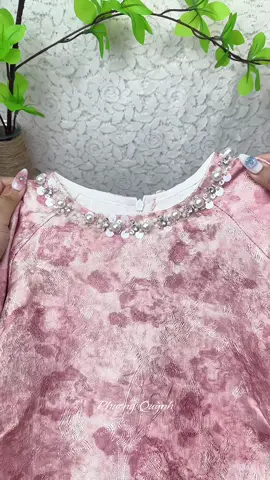 Áo dài cách tân gấm vân hoa đính ngọc trai cổ tròn dáng suông #aodaitet #aodaicachtan #aodaivietnam #thoitrang #fypシ゚ 