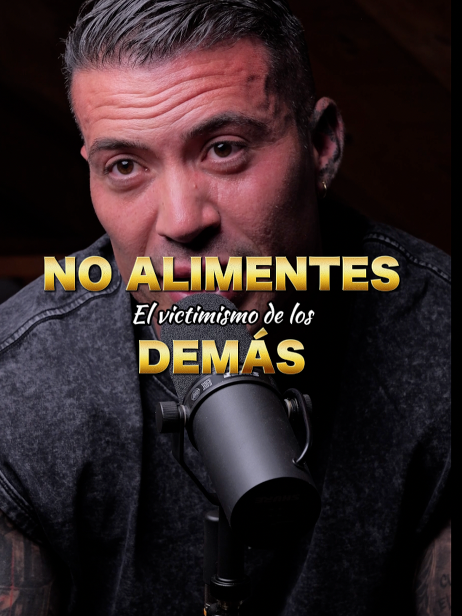 Escuchar es apoyar, justificar su victimismo es frenarlos. No les robes la oportunidad de crecer. … #autoconocimiento #victimismo