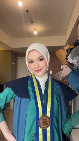 terakhir🙏🏻 #wisudaitb #itb #itbgirls 