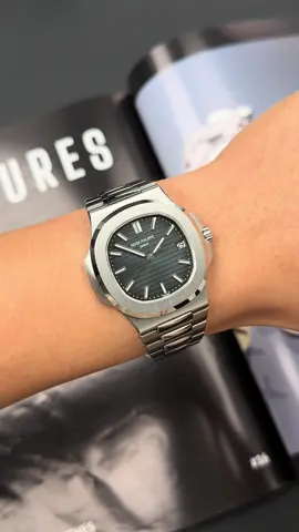 5711 Blue Dial – chiếc đồng hồ đã tạo nên chuẩn mực xa xỉ cho cả một thế hệ. Ánh xanh huyền thoại, thiết kế bất hủ, mỗi khoảnh khắc trên cổ tay đều như một lời khẳng định: Đẳng cấp không cần giới thiệu  #duynguyenwatch #nguyenduyluxuxry #jewelry #foryou #luxurywatch 