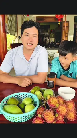 #vovu #mukbang #caytedaix1  cùng vũ ăn tất cả các loại trái cây chấm muối sẽ như thế nào😋😋😋