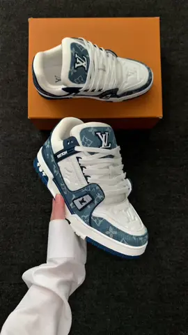 Lv Trainer The most classic color scheme💙🤍#sneakers #sneakerhead #menfashion #fashiontiktok #streetwear 