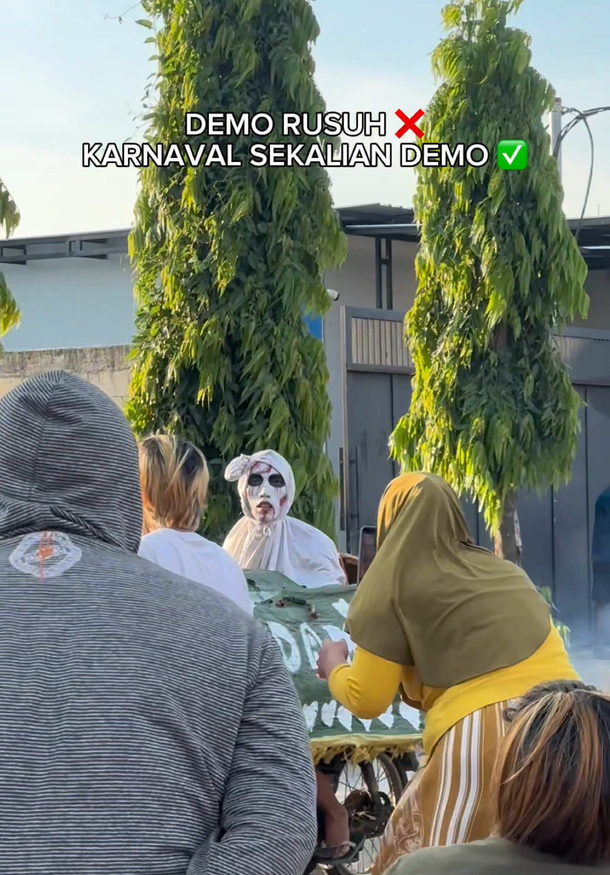 mau ngakak tapi ini kreatif 😭😭😭🫶🏻🫶🏻🫶🏻, karnaval sambil demo