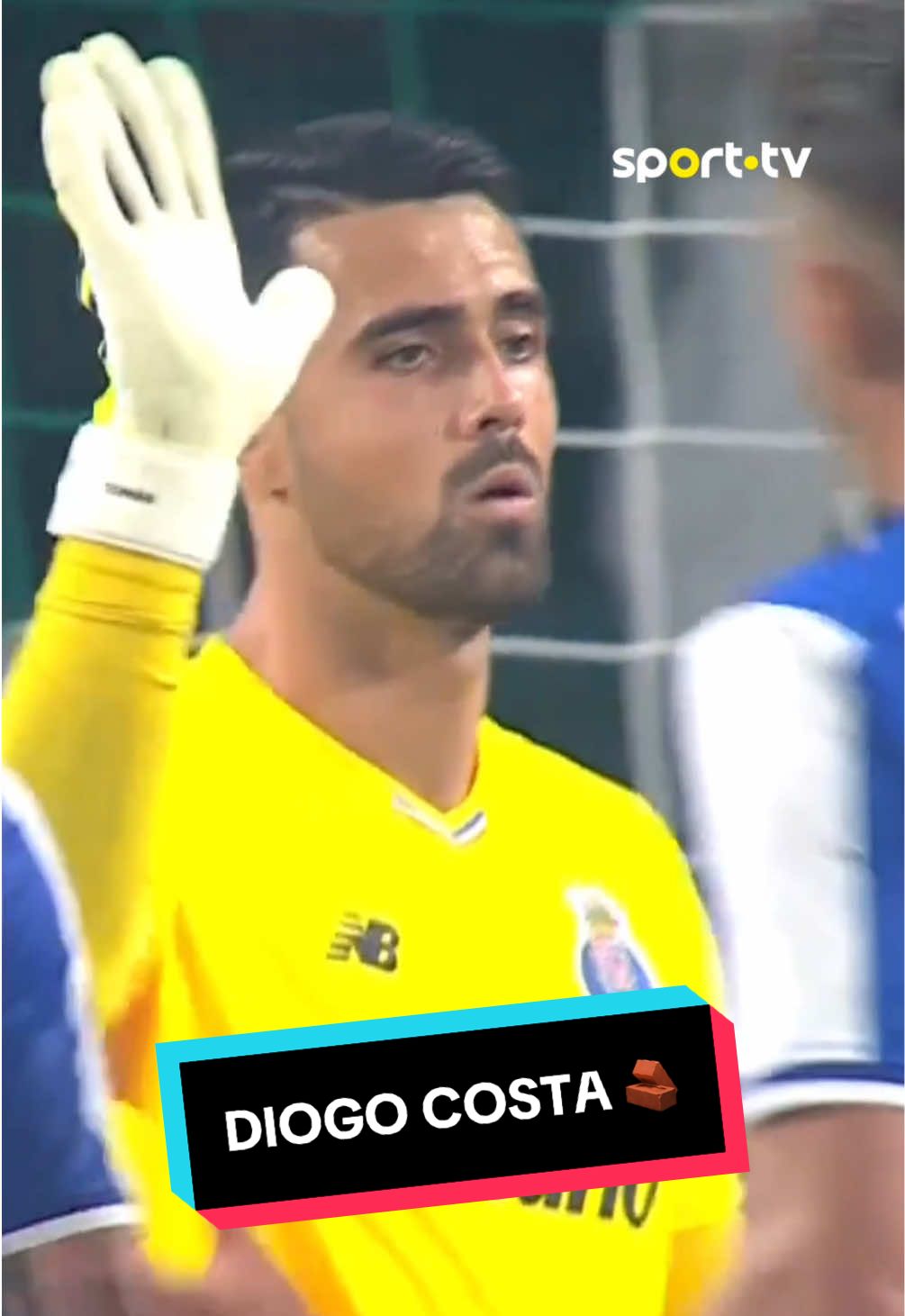 De 0 a 10, em quanto avalias esta defesa do Diogo Costa? 🙌 #FCPorto #TikTokDesporto 