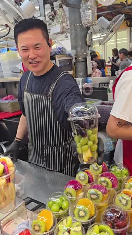 🥭🍓 Fresh Fruit Magic at the Market | Colorful Fruit Cups & Juices 🍇🍊 #StreetFood #FruitLovers #HealthyEating #FreshFruit #MarketVibes 