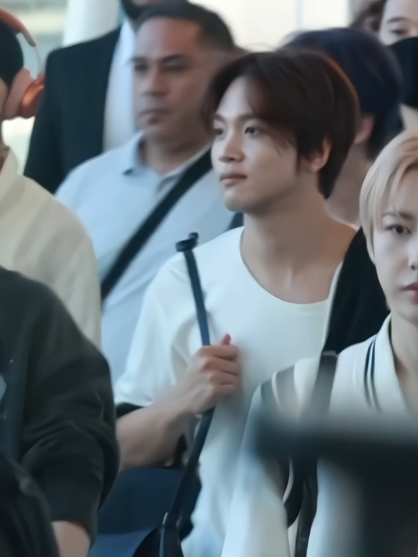 hai ganteng 😭🫶🏻 #haechan #leehaechan 