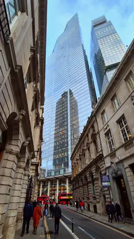 London❤️🇬🇧 #london #thisislondon #fyp #londontiktok #lovelondon   London Travel | Explore London | Discover London | Inspiration | What to do in London | Photo | City | Trip | View | Pics | Connect