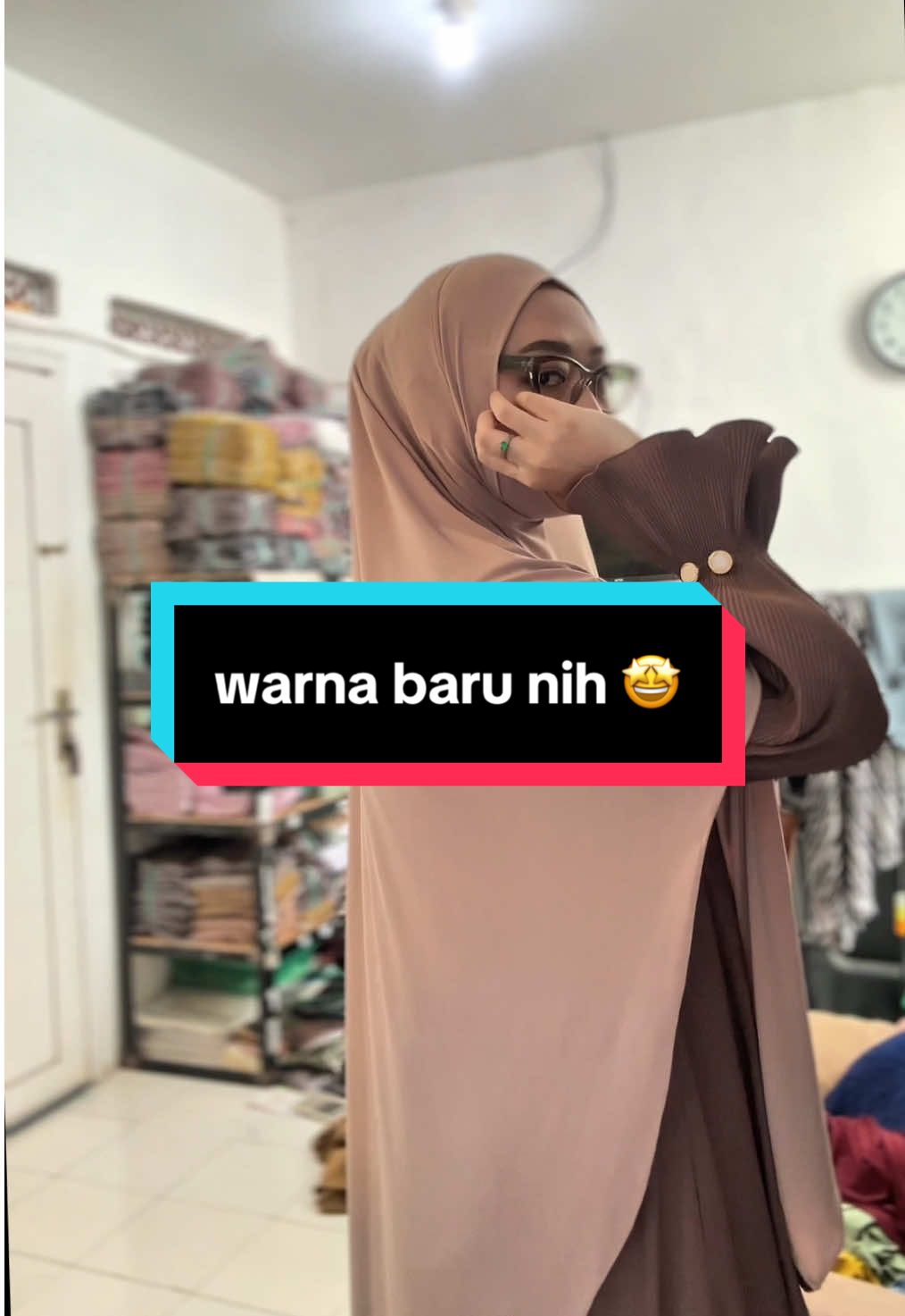 karena ada beberapa video hilang jadi teteh izin up lagi nih teh , bergo instant dagu malay .. karena masih belum bisa live jadi aku post vt aja ya 😍🤍 insyaallah besok live di sebelah yaa .. stay safe semuanya 🫶🏻🤍#fyp #gajiansale #hijabmalay #hijabmehra 