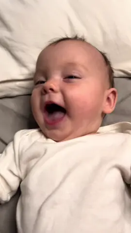 Winter is so stingy with her laughs, but makes up with her smiles and babbles ❤️ #babylaugh #fyp #mumsoftiktok #mumlife #baby 
