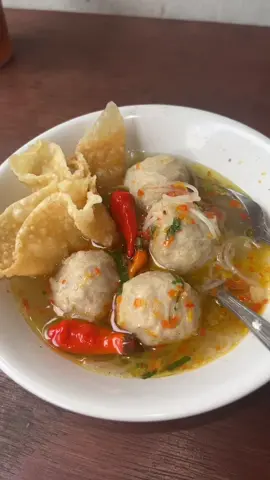 Lokasi warung : Jl. gajah Mada Gang.14 Rt.03 Rw.14 (lokasi dalam gang belakang toko brownis amanda) bisa cek di maps “bakso spycy jember” atau di vidio ancer” yg saya sematkan🤗 #baksospycyjember #baksokuahpedas