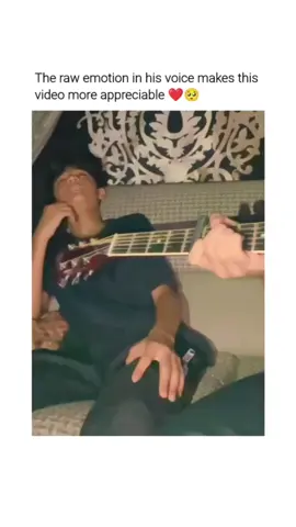 drd hota hai drd hone do zakhm gehra ise rehne do ankhein roti hain inhein rone do yaad ayi hai mujhey peene do....🥂