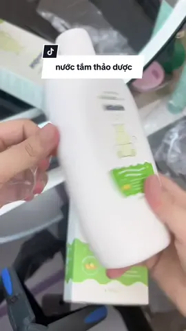 sản phẩm này tui dùng được 4 tháng rùi, được cái dùng quen cái gì là dùng quàii lun k muốn đổi loại khác ❤️❤️❤️ #nuoctamthaoduoc #kutieskin #kutieskinchinhhang #tambesosinh 