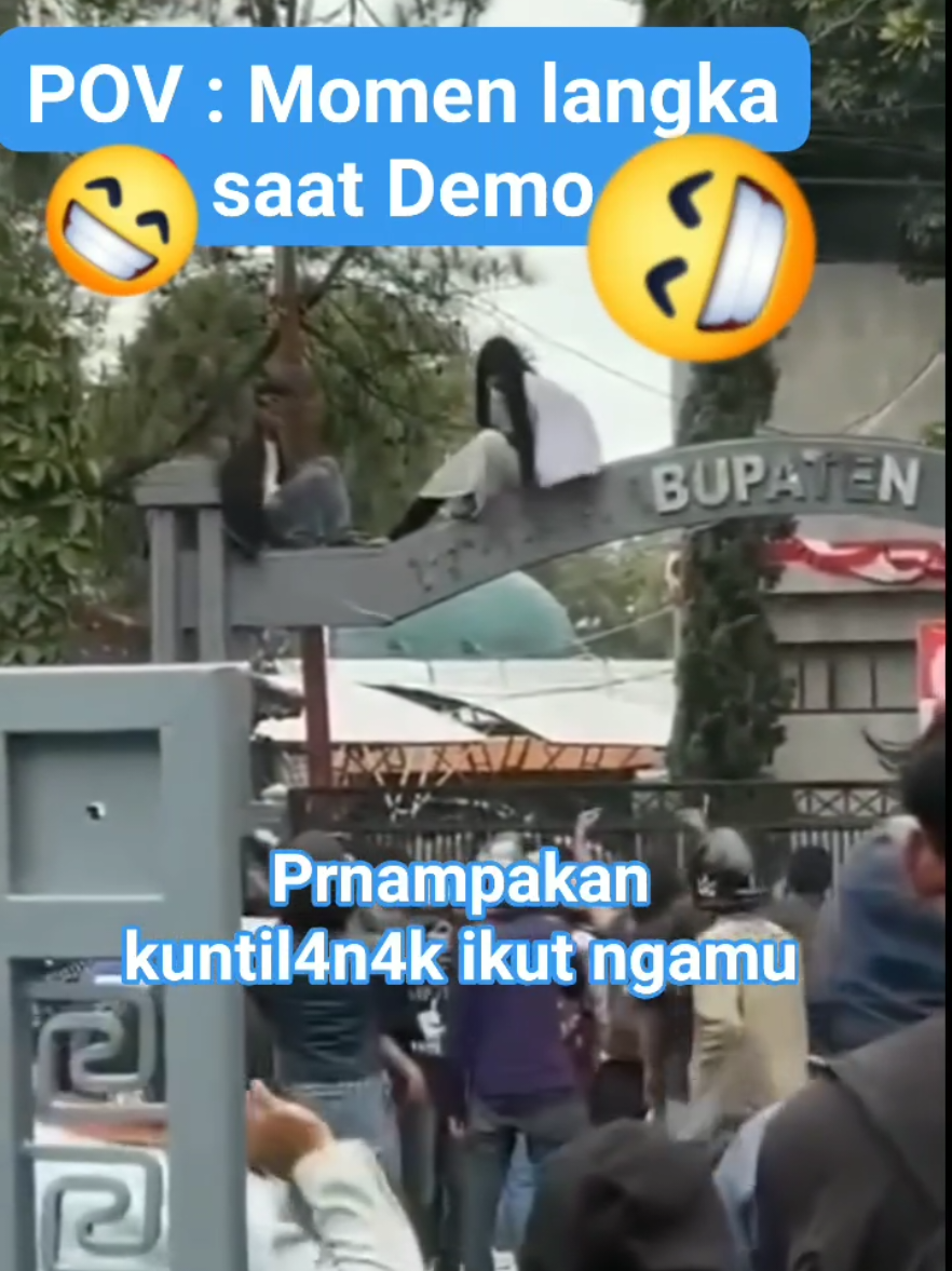 bukan hanya masyarakat yg muak tapi setan pun ikut muak dengan pemerintahan sekarang 😁😁😁 #dpr #demo #ojol #polisi #tni 