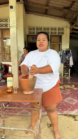 อากาศมันดี ก็ต้องเข้าใจจ #บลูไฟน์เนส #เหล้าบลูไฟน์เนส #bluefinest 