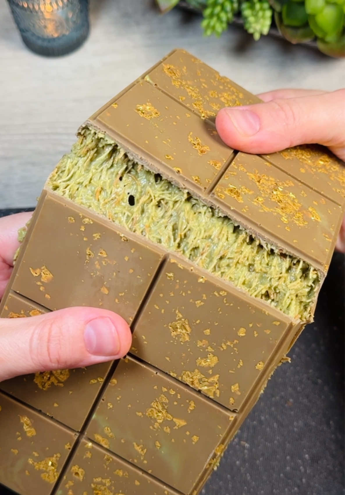 Mint Aero Dubai Chocolate Reveal 😍🍫💖 #mintaerochocolate #aerodubaichocolate #dubaichocolate #mukbang #asmrsounds