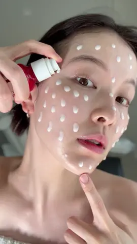 冷房で乾燥しがちなお肌へ🥹🌬️ Qoo10メガ割  乾燥ケアオススメ3選 ✔️CNP  ダーマアンサーポアファーミングアンプル わたしCNPラバーズ🩷 今話題のNMN *¹にPDRN *²コラーゲンまで配合 優しいつけ心地のテクスチャーで 乾燥＆弾力＆トーン*1＆キメ＆毛穴*2 のケアをしたい方向け！ *1 乾燥によりくすんで見える肌にうるおいをあたえ明るい印象に導くこと *2 肌をひきしめ、毛穴を目立たちにくくすること ✔️IOPE  PDRNカフェインショット もうすでにお使いの方多いかな？🤣 皮脂分泌によるテカリ・ベタつきを抑える効果も期待できる（脂性肌さんにも◎） 乾燥&ハリ&引き締めアイテム ぷっくりテクスチャーLOVE🫶 今回6,000円（税込）が32%オフ4,080円（税込） （１＋１セット　30ML本品と容量のギフト付き） ✔️ BIOHEAL BOH  プロバイオダーム™ コラーゲンリモデリングクリーム ちゅるちゅるでなんだか美味しそうなクリームよね🤣🩷 みずみずしい（ギトギトしない感じ）テスクチャーが ぷるっとふっくら！水分で満たされる感じ！！ 乾燥によるくすみケアはもちろん、肌バリアまでサポート🤝 #PR#メガ割 #CNP  #IOPE#バイオヒールボ