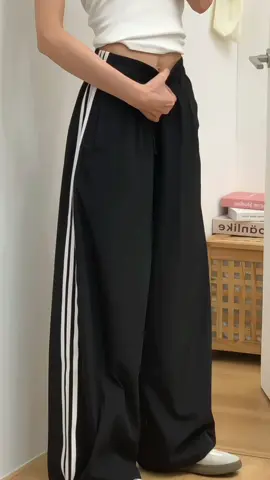 5’0, size small🫶 #blackpants #baggypants #unisexpants #baggypantsforwomen #sportpants 