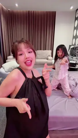 มีคนแอบงะ @น้องยูจิน ลูกสาวยิวเจน 