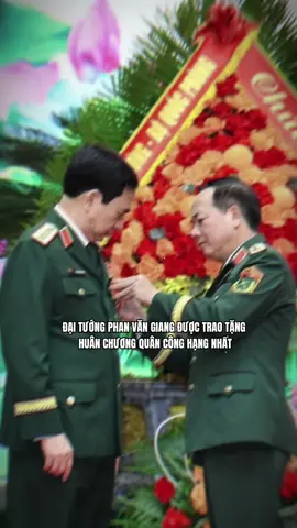 Chiều 31/8, tại Hà Nội, Quân ủy Trung ương - Bộ Quốc phòng tổ chức Lễ trao Huân chương Quân công tặng các lãnh đạo Bộ Quốc phòng - những người đã có nhiều đóng góp đặc biệt xuất sắc trong sự nghiệp xây dựng Quân đội, củng cố quốc phòng, xây dựng và bảo vệ Tổ quốc. Chủ tịch nước đã có Quyết định tặng Huân chương Quân công hạng Nhất cho 8 tướng lĩnh cấp cao, gồm Đại tướng Phan Văn Giang - Bộ trưởng Bộ Quốc phòng; Đại tướng Trịnh Văn Quyết - Chủ nhiệm Tổng cục Chính trị Quân đội nhân dân (QĐND) Việt Nam; các Thứ trưởng Bộ Quốc phòng: Đại tướng Nguyễn Tân Cương - Tổng Tham mưu trưởng QĐND Việt Nam, Thượng tướng Võ Minh Lương, Thượng tướng Hoàng Xuân Chiến, Thượng tướng Lê Huy Vịnh, Thượng tướng Vũ Hải Sản và Thượng tướng Phạm Hoài Nam. Ba Thứ trưởng Bộ Quốc phòng được đón nhận Huân chương Quân công hạng Nhì, gồm: Thượng tướng Nguyễn Hồng Thái, Thượng tướng Nguyễn Trường Thắng và Thượng tướng Nguyễn Văn Hiền.