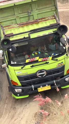 Keluarga harmoniss #fyp #viral #truck 