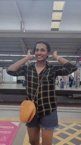 Train එක එද්දි පොඩ්ඩක් track එක පැන්නා.. 😂😂 #fyp #trending #viral #fun #මැලේසියා_අපි🇱🇰🇲🇾🔥 