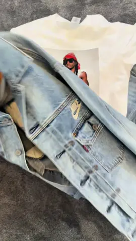 Denim Outfit…#supreme #levis #ootdinspo #playboycarti #nikelevis 