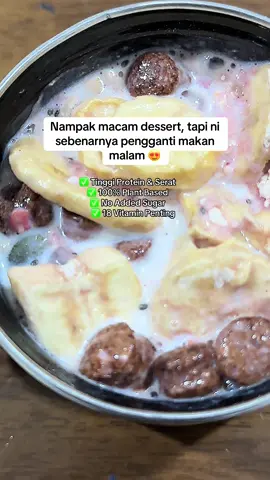 Sekali tengok macam dessert, rupanya ni Fiboo Protein Shake 🍓🥛 Penuh dengan oat, buah & kacang 🥜 tinggi protein, tinggi serat, tiada gula tambahan.