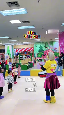 Si kecil pasti seneng banget kalau diajak main ke Kidzona🩷 Bayangin, dari mandi bola, trampolin, sampai seluncuran seru semuanya ada di sini. Tempatnya nyaman, aman, dan pastinya bikin mereka betah seharian. Tapi ada kabar lebih seru lagi nih buat orang tua… sekarang kamu bisa dapetin promo dan cashback Rp80.000 khusus kalau pesen tiket lewat TikTok!🤩 ✅Cukup klik tag lokasi di bawah, pilih tiket sesuai kebutuhan, dan langsung bayar. Praktis banget kan?✨ Jadi, tunggu apa lagi? Yuk bikin weekend bareng si kecil lebih seru, lebih hemat, dan pastinya lebih berkesan!🫶🏻 #playgroundanak #kidzonaplayground #kidzonapalembang 